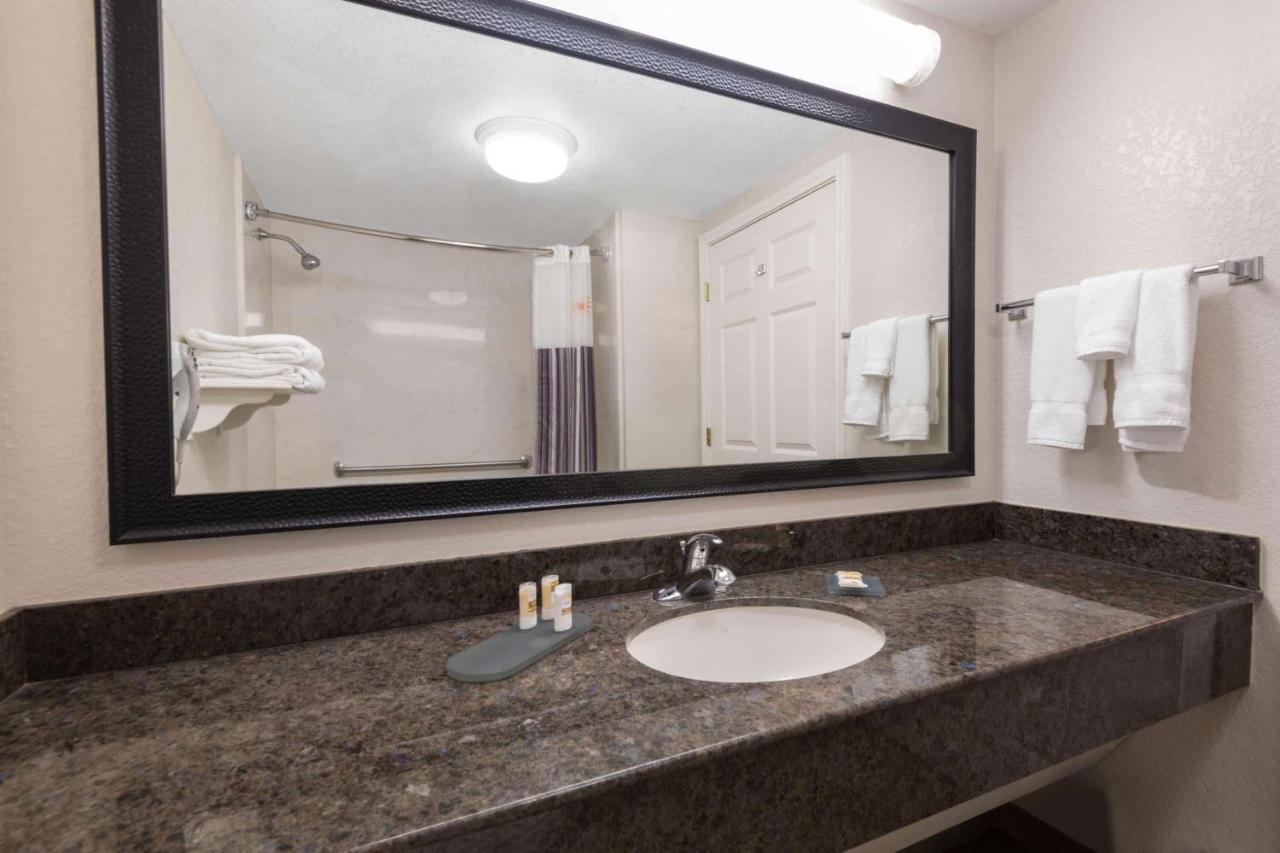 La Quinta Inn & Suites By Wyndham San Antonio Riverwalk Ngoại thất bức ảnh