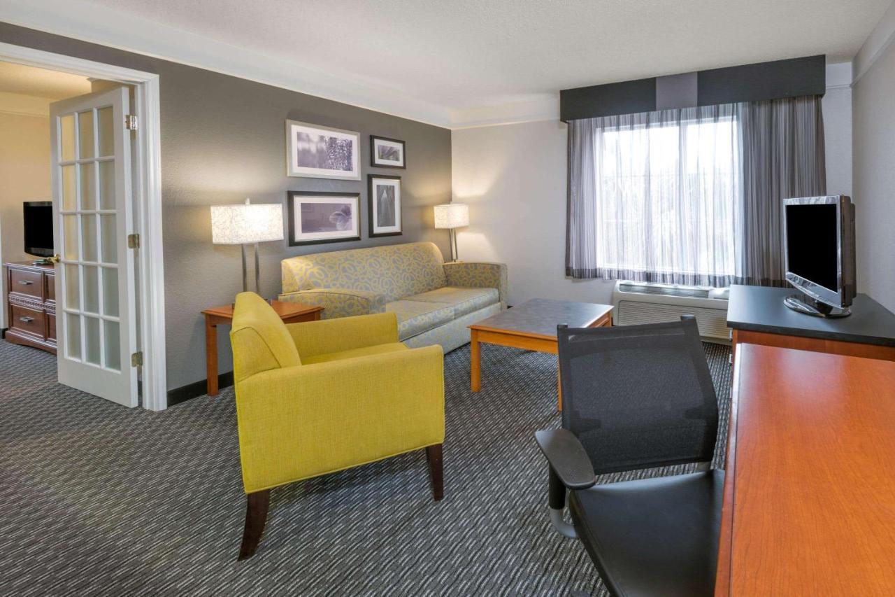 La Quinta Inn & Suites By Wyndham San Antonio Riverwalk Ngoại thất bức ảnh