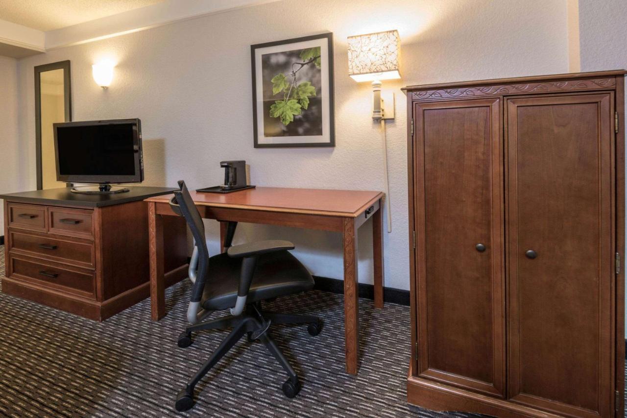 La Quinta Inn & Suites By Wyndham San Antonio Riverwalk Ngoại thất bức ảnh