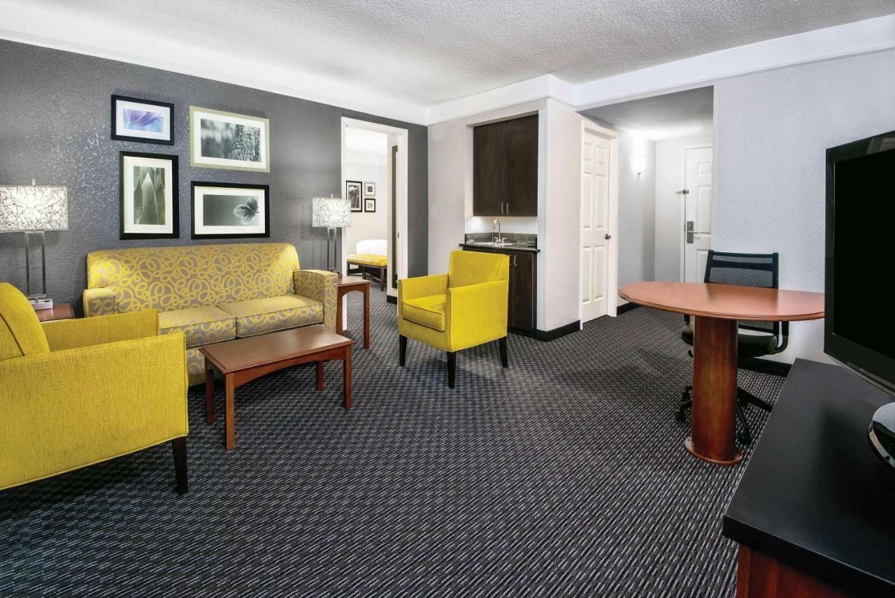 La Quinta Inn & Suites By Wyndham San Antonio Riverwalk Ngoại thất bức ảnh