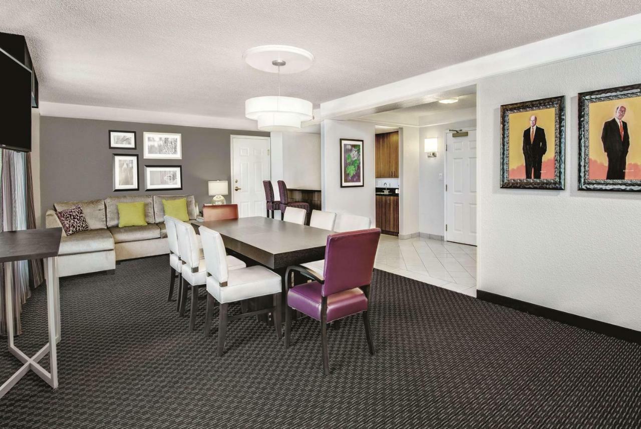 La Quinta Inn & Suites By Wyndham San Antonio Riverwalk Ngoại thất bức ảnh